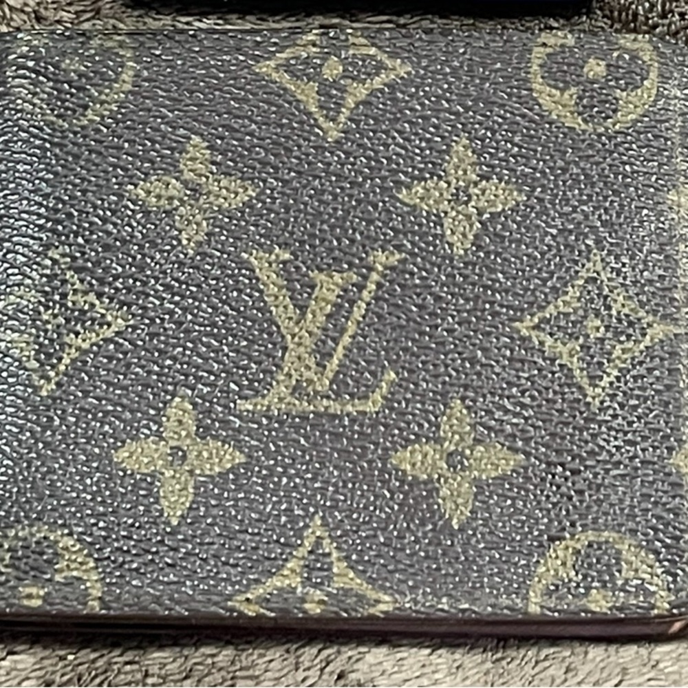 Louis Vuitton Monogram bifold wallet